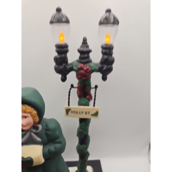 Vintage Christmas Lighted Carolers Musical Holiday Scene Figure 11" - Picture 11 of 16